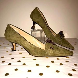Manolo Blahnik Green Suede Kitten Heels Size 9.5